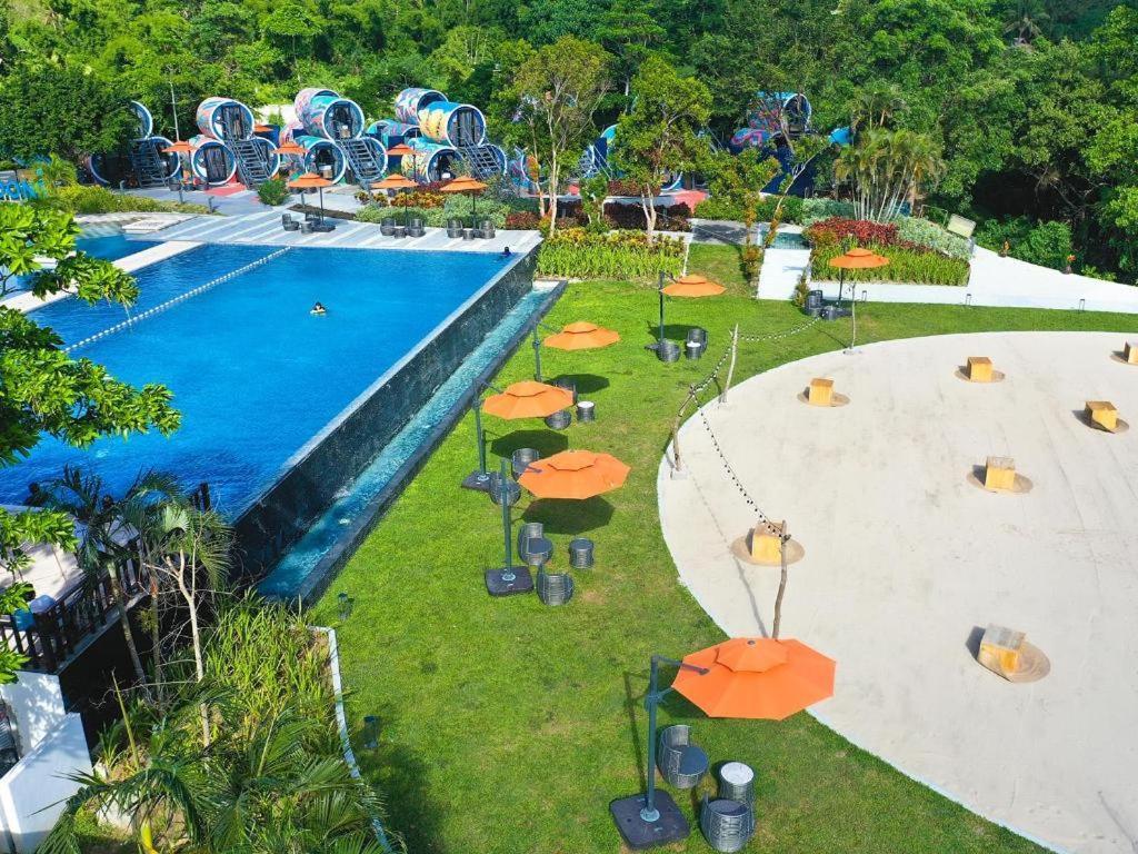 Cocoons Club Laiya Hotel Exterior photo