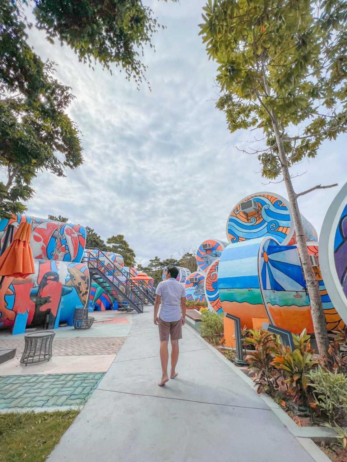 Cocoons Club Laiya Hotel Exterior photo