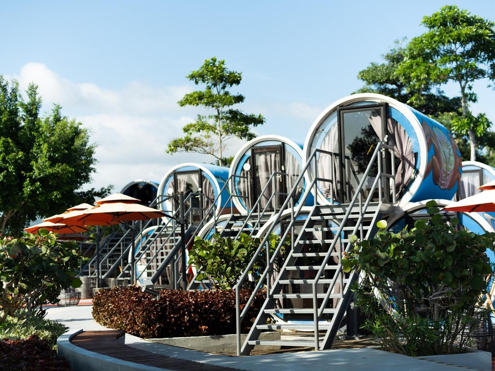 Cocoons Club Laiya Hotel Exterior photo