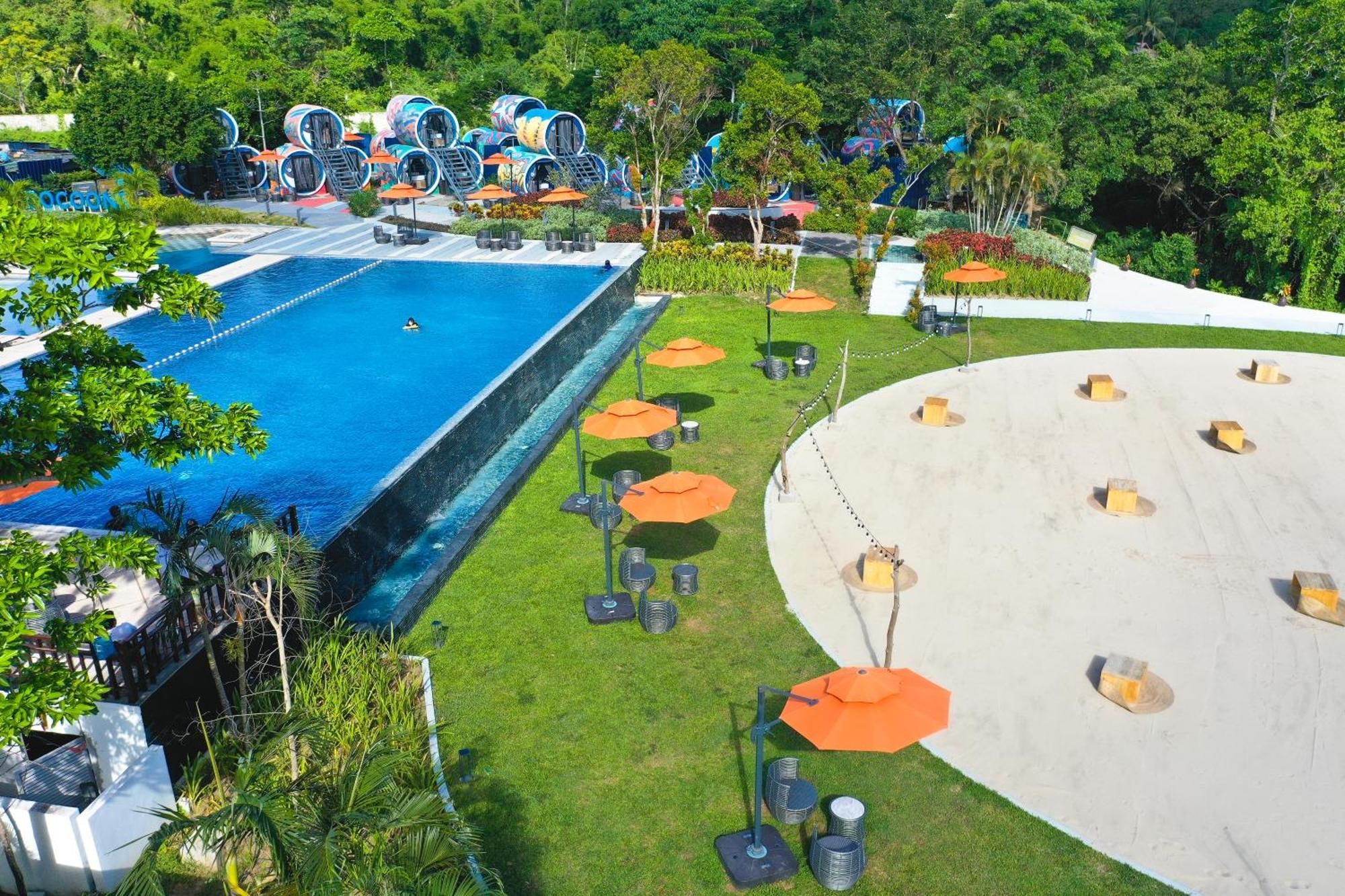 Cocoons Club Laiya Hotel Exterior photo