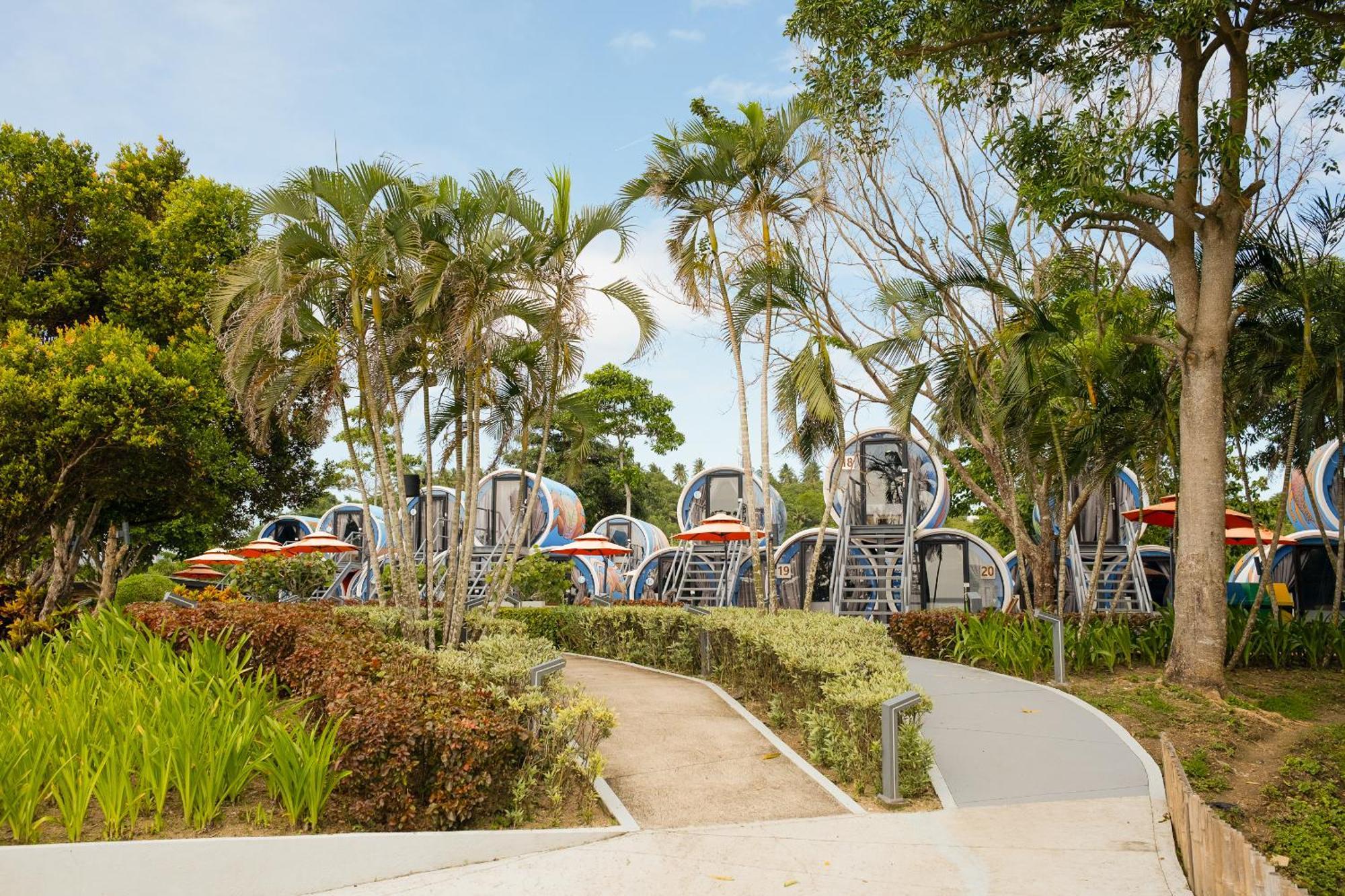 Cocoons Club Laiya Hotel Exterior photo
