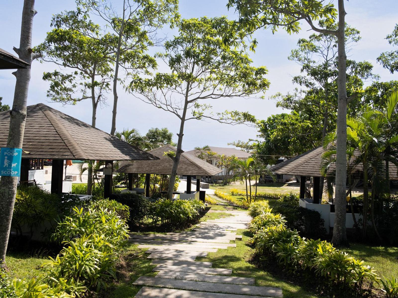 Cocoons Club Laiya Hotel Exterior photo