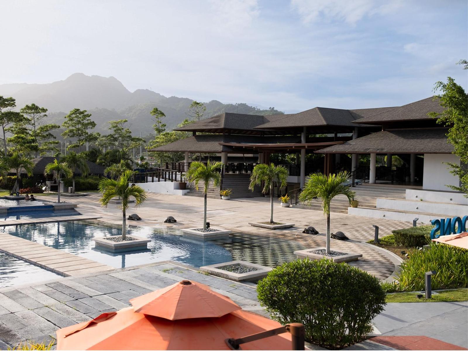 Cocoons Club Laiya Hotel Exterior photo