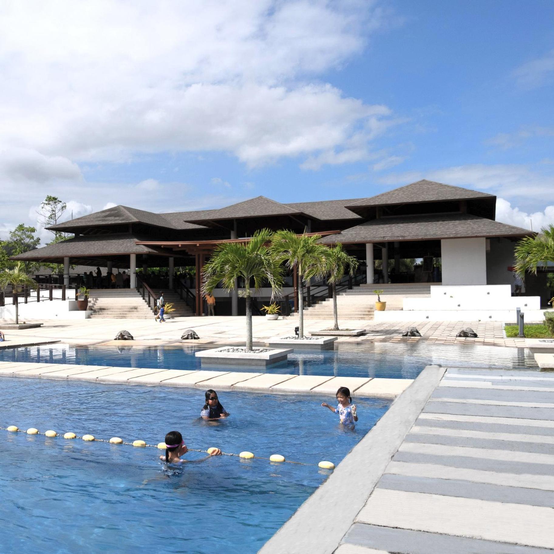 Cocoons Club Laiya Hotel Exterior photo