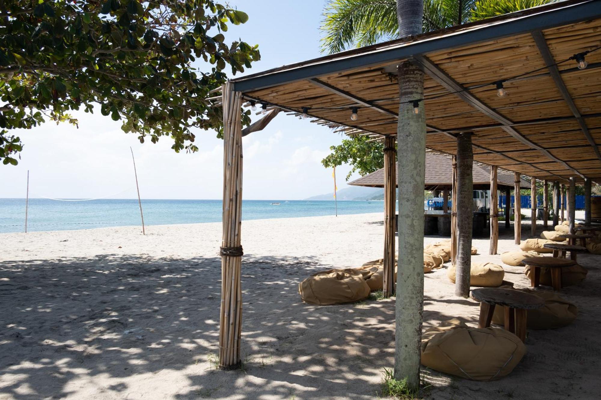 Cocoons Club Laiya Hotel Exterior photo