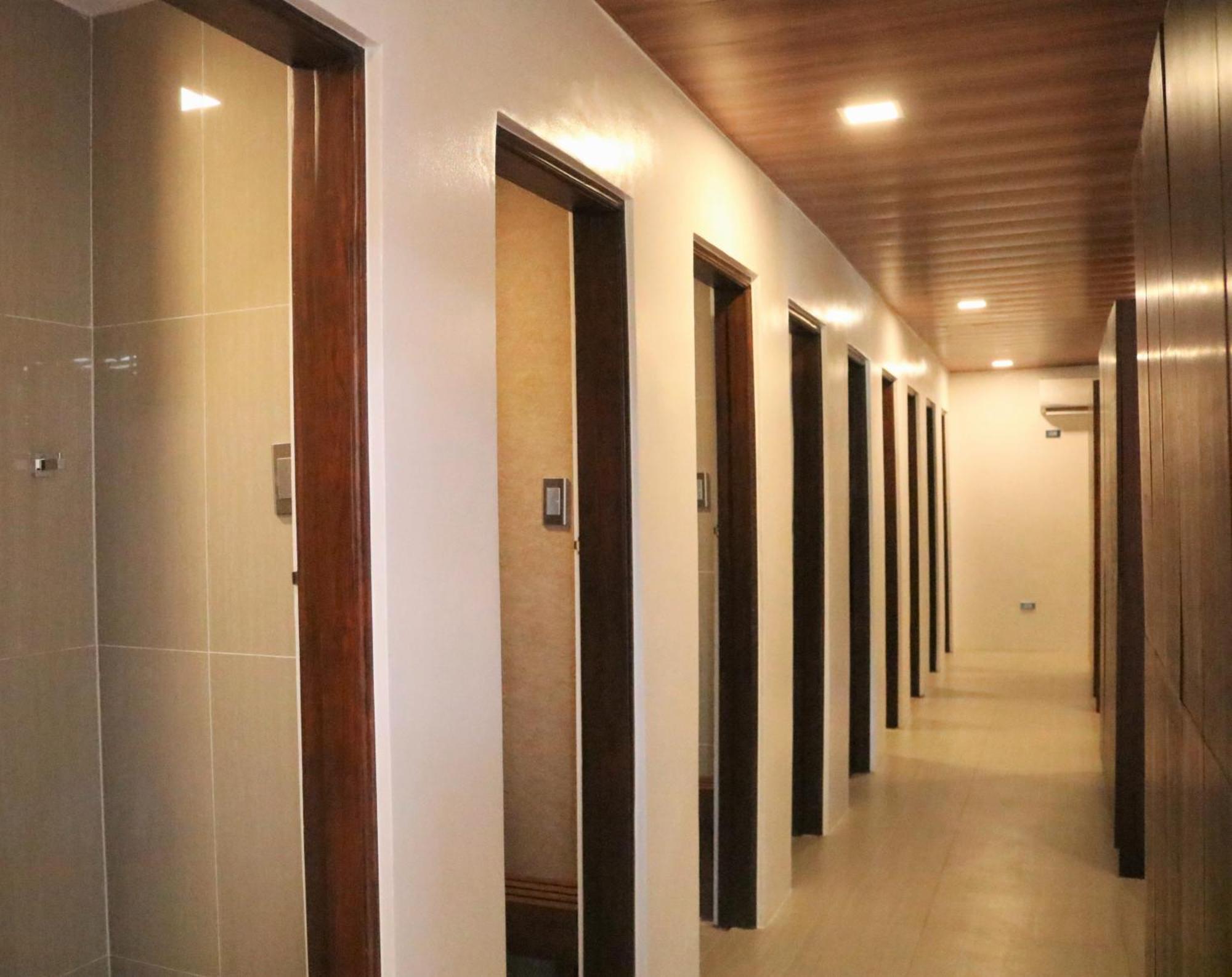 Cocoons Club Laiya Hotel Exterior photo